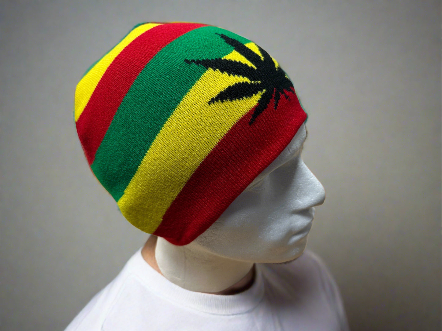 Rasta Leaf Beanie Adults Mens Ladies Woolly Ski Winter Hat